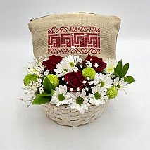 Mom Embroidery Bag with Mixed Flowers -تنسيقة حقيبة أمي مع الورد	