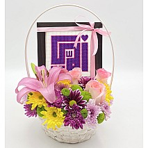 Basket with Mom Frame and Flowers (Purple)