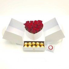 Surprise Roses Box with Chocolate - White